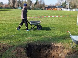 Ballfangzaun und Bereinigung Hochwasserschäden